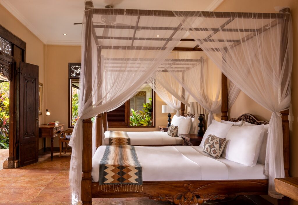 resize_Room 5_Delux Twin with AC-
